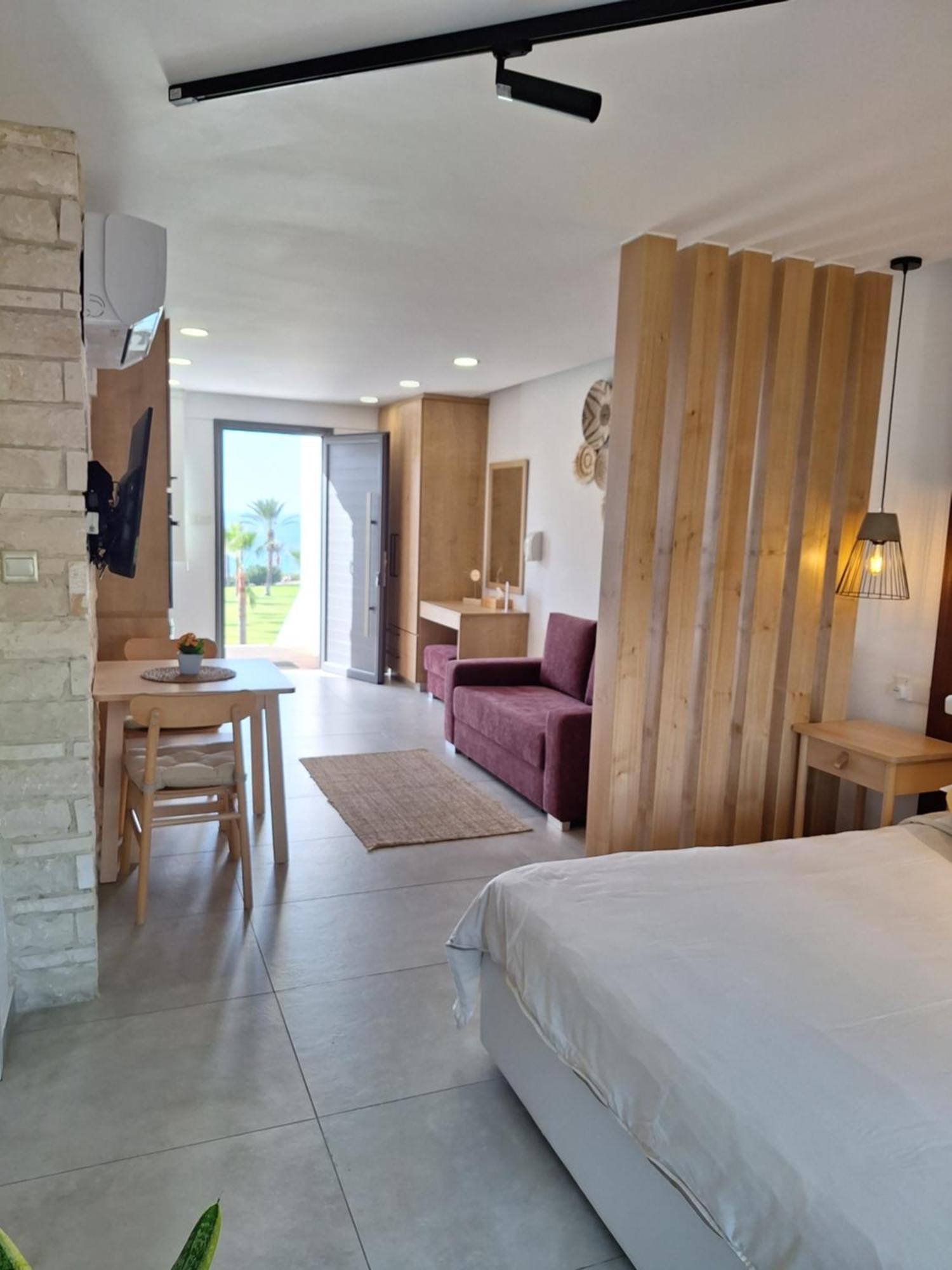 Terrazza Suites Paphos Exteriör bild