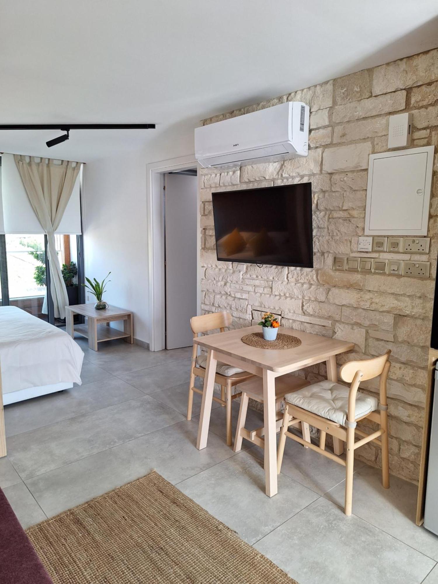 Terrazza Suites Paphos Exteriör bild
