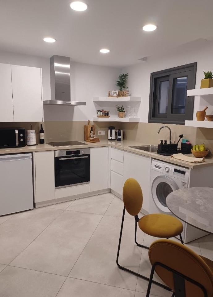 Terrazza Suites Paphos Exteriör bild