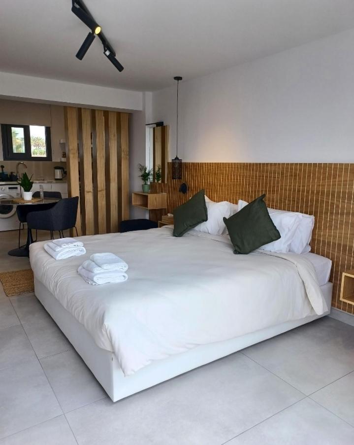 Terrazza Suites Paphos Exteriör bild