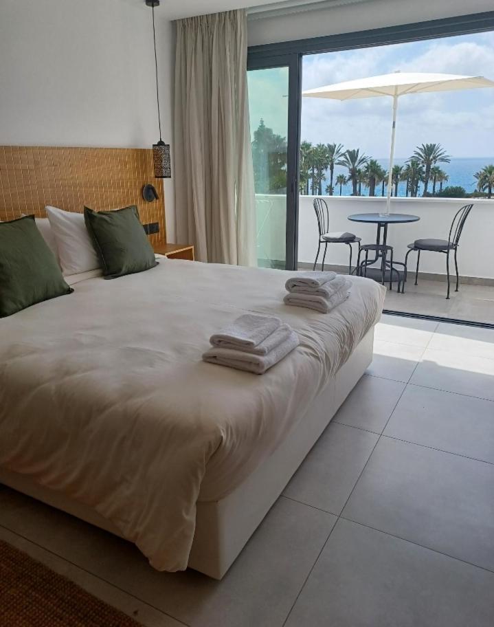 Terrazza Suites Paphos Exteriör bild