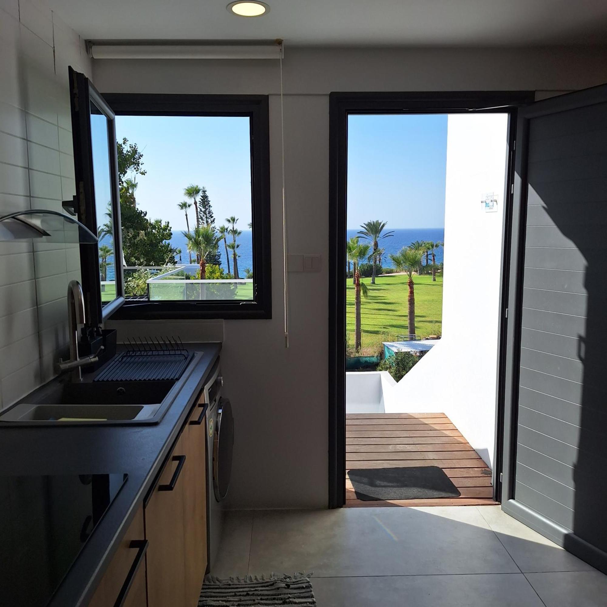 Terrazza Suites Paphos Rum bild